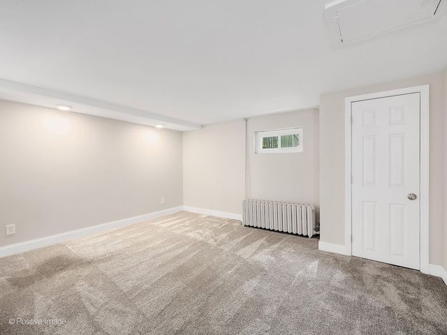 5902 Wolf Road, Western Springs, IL 60558