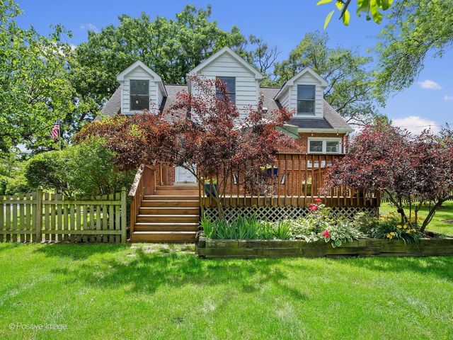5902 Wolf Road, Western Springs, IL 60558