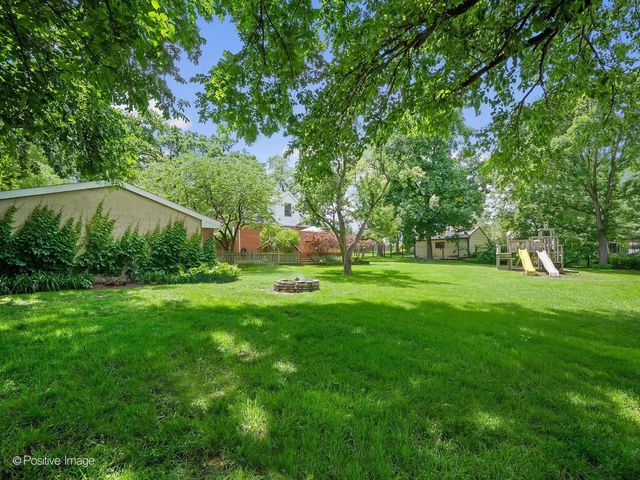 5902 Wolf Road, Western Springs, IL 60558