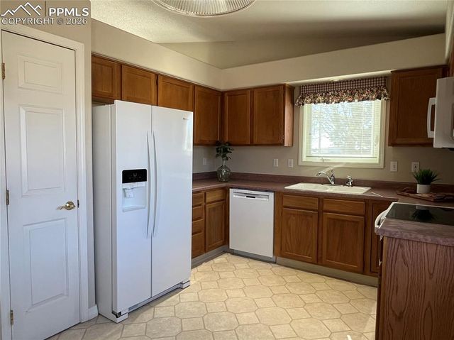 6101 Daylight Point, Colorado Springs, CO 80923