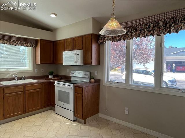 6101 Daylight Point, Colorado Springs, CO 80923