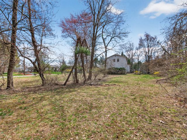8 Ravenna Drive, Pomona, NY 10970
