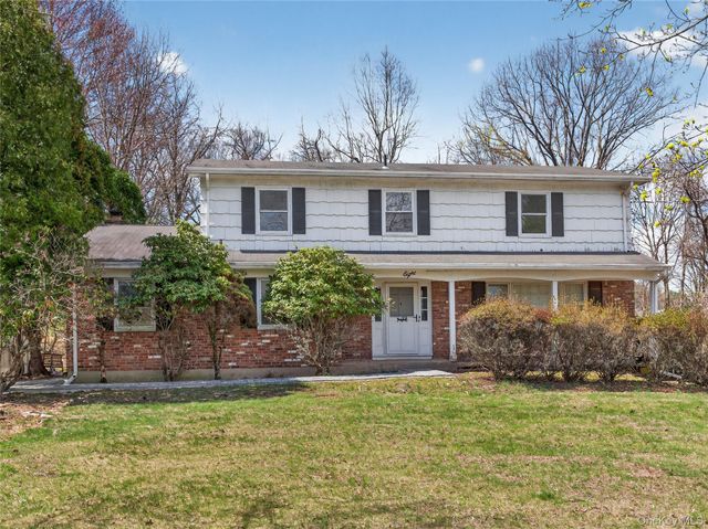 8 Ravenna Drive, Pomona, NY 10970