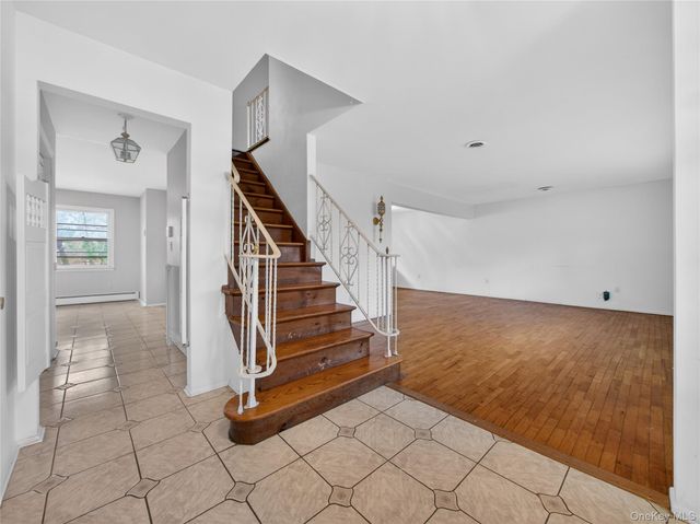 8 Ravenna Drive, Pomona, NY 10970
