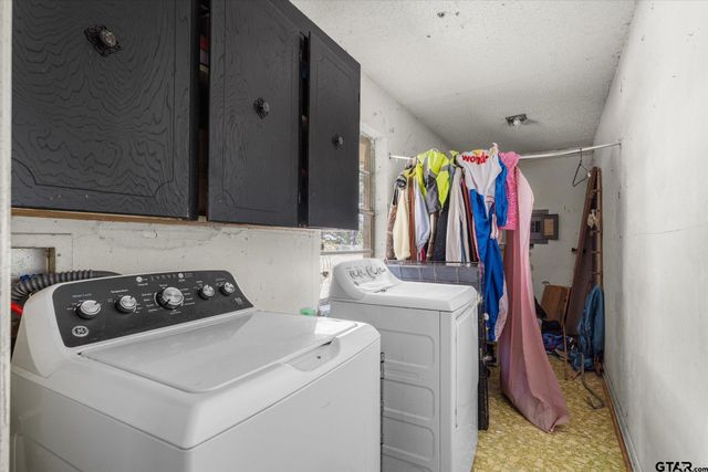 215 N Oaks Drive, Grand Saline, TX 75140