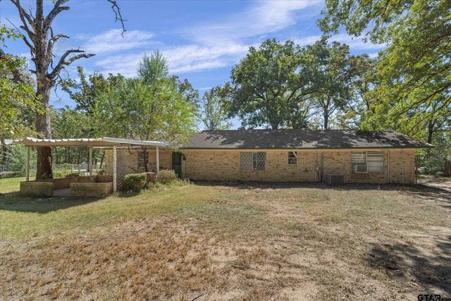 215 N Oaks Drive, Grand Saline, TX 75140