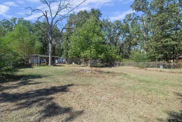 215 N Oaks Drive, Grand Saline, TX 75140