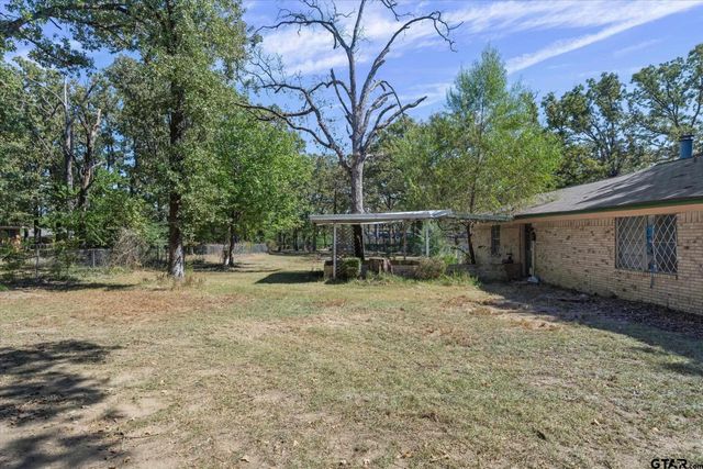 215 N Oaks Drive, Grand Saline, TX 75140
