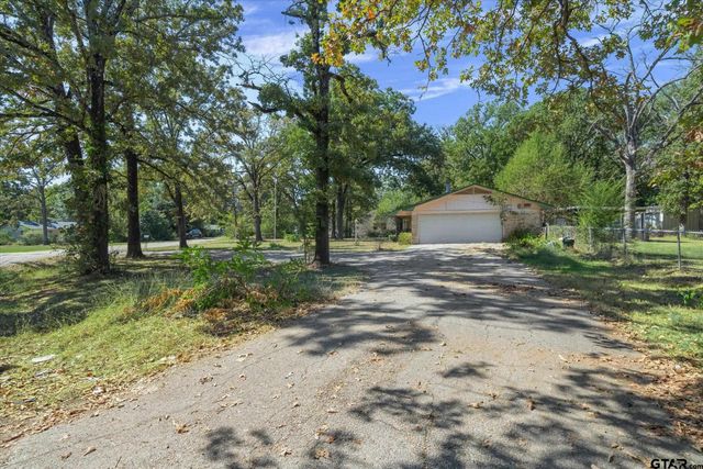 215 N Oaks Drive, Grand Saline, TX 75140