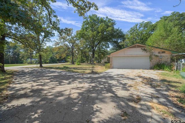 215 N Oaks Drive, Grand Saline, TX 75140