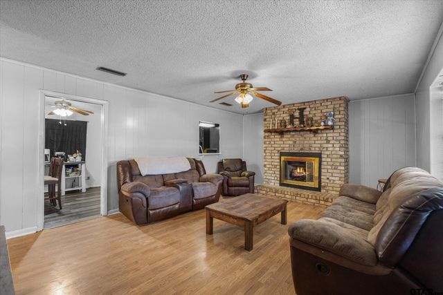 215 N Oaks Drive, Grand Saline, TX 75140