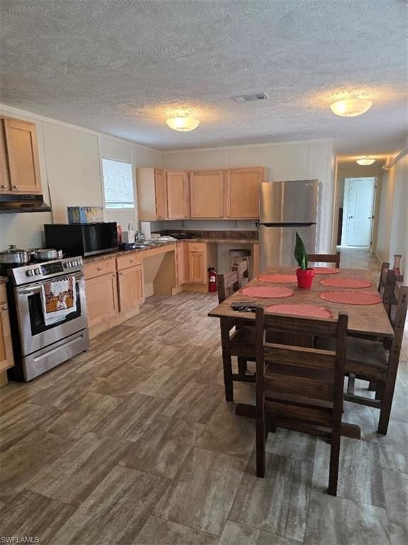 8385 Marx DR, NORTH FORT MYERS, FL 33917 — photo 3