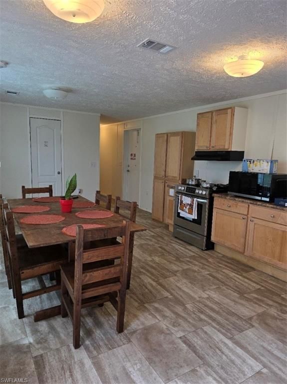 8385 Marx DR, NORTH FORT MYERS, FL 33917 — photo 4