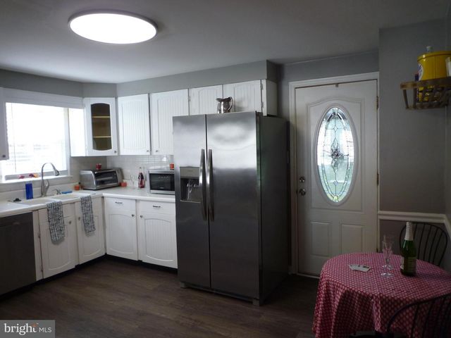 15 UNIVERSITY, Catonsville, MD 21228