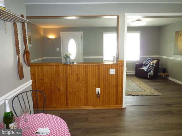 15 UNIVERSITY, Catonsville, MD 21228