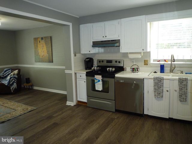 15 UNIVERSITY, Catonsville, MD 21228