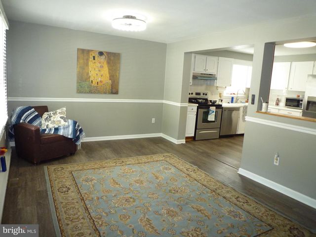 15 UNIVERSITY, Catonsville, MD 21228