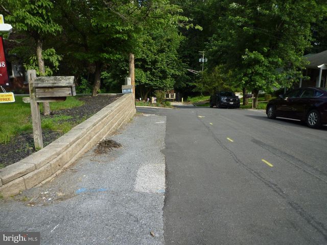 15 UNIVERSITY, Catonsville, MD 21228