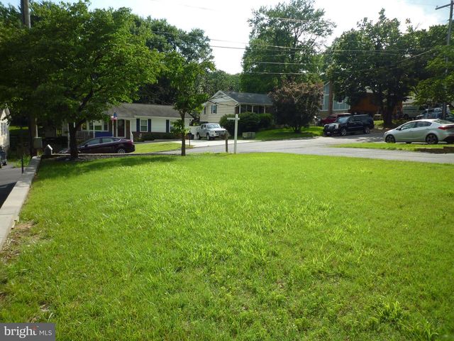 15 UNIVERSITY, Catonsville, MD 21228