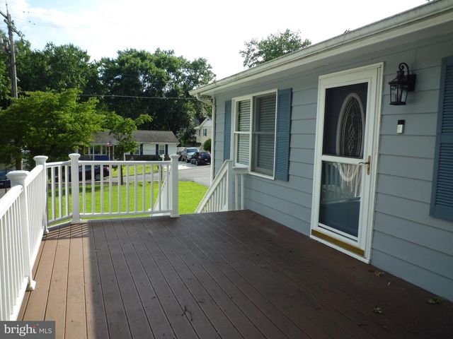 15 UNIVERSITY, Catonsville, MD 21228