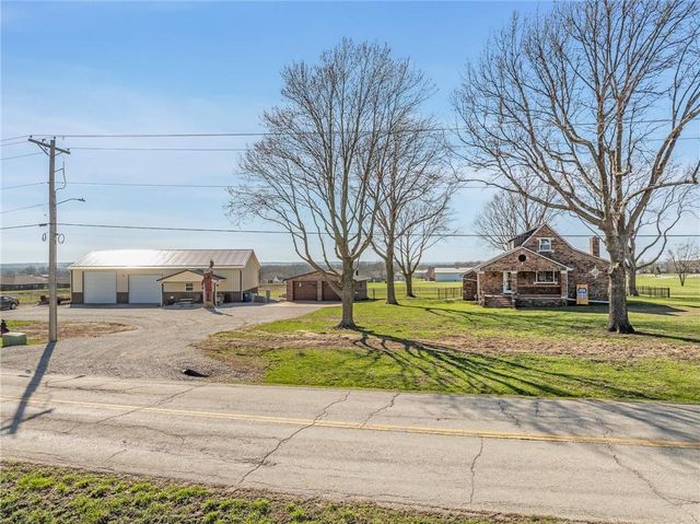 981 S 9th Street, Odessa, MO 64076