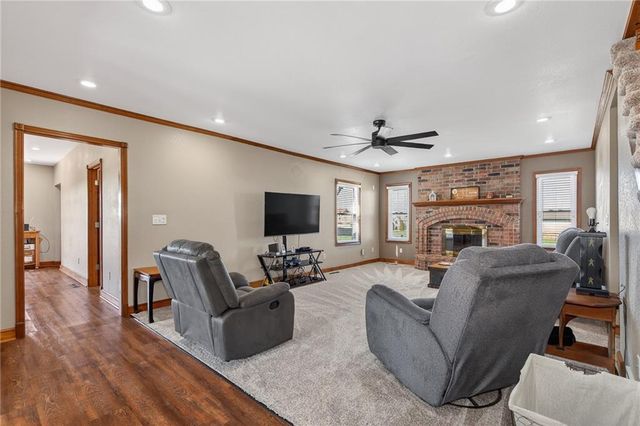 981 S 9th Street, Odessa, MO 64076