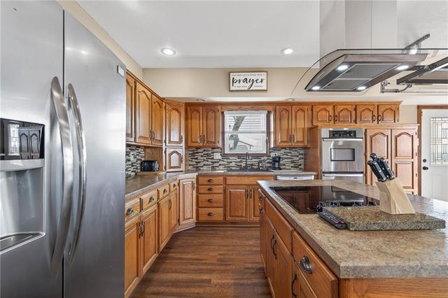 981 S 9th Street, Odessa, MO 64076