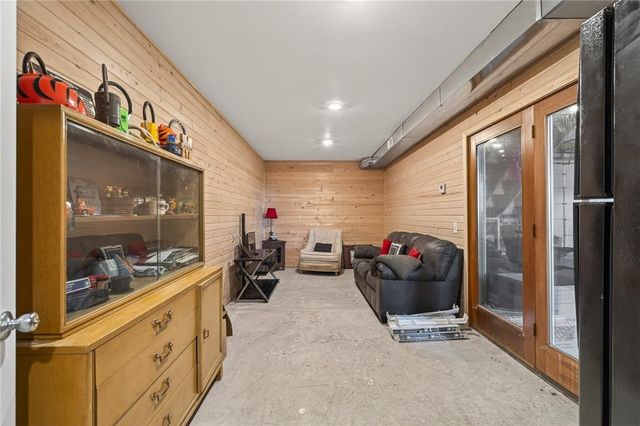 981 S 9th Street, Odessa, MO 64076