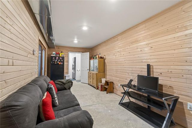 981 S 9th Street, Odessa, MO 64076