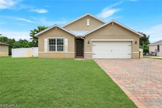 8117 Sandpiper RD, Fort Myers, FL 33967