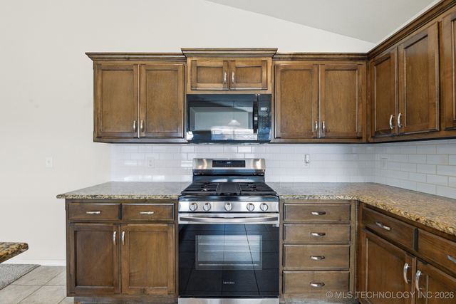 3904 W 104th Street S, Jenks, OK 74037