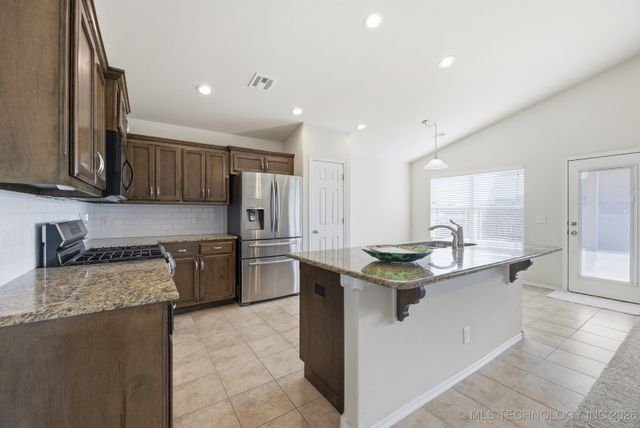 3904 W 104th Street S, Jenks, OK 74037