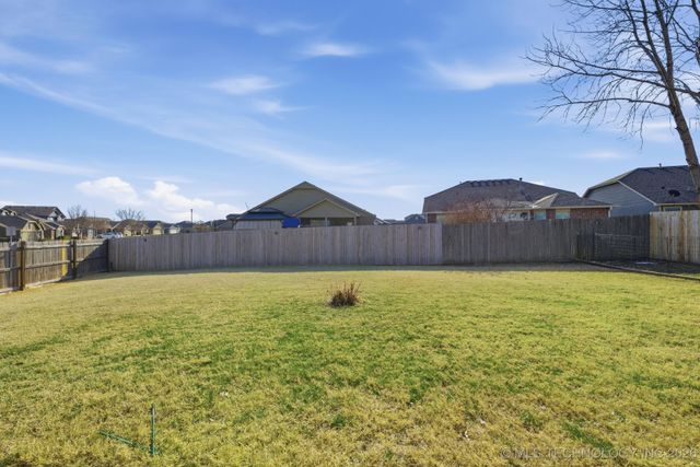 3904 W 104th Street S, Jenks, OK 74037