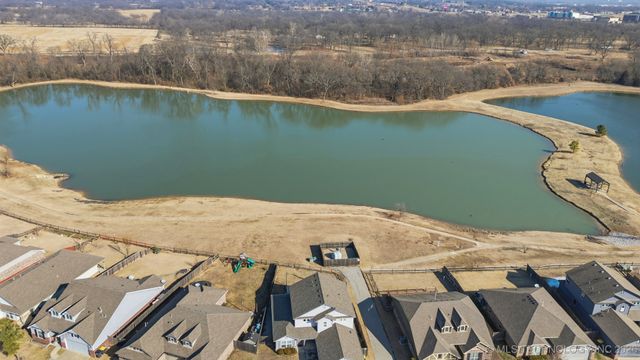 3904 W 104th Street S, Jenks, OK 74037