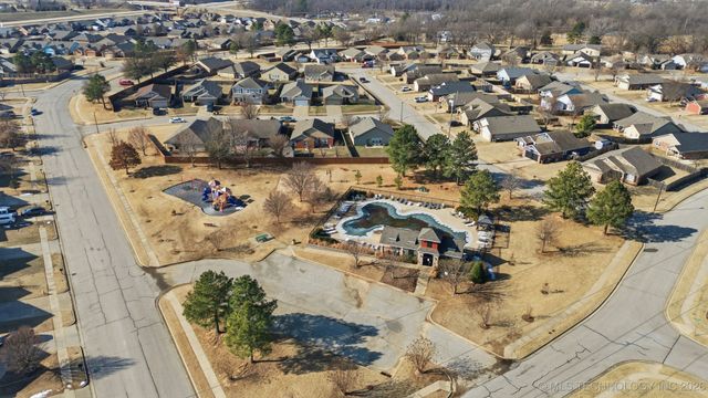 3904 W 104th Street S, Jenks, OK 74037