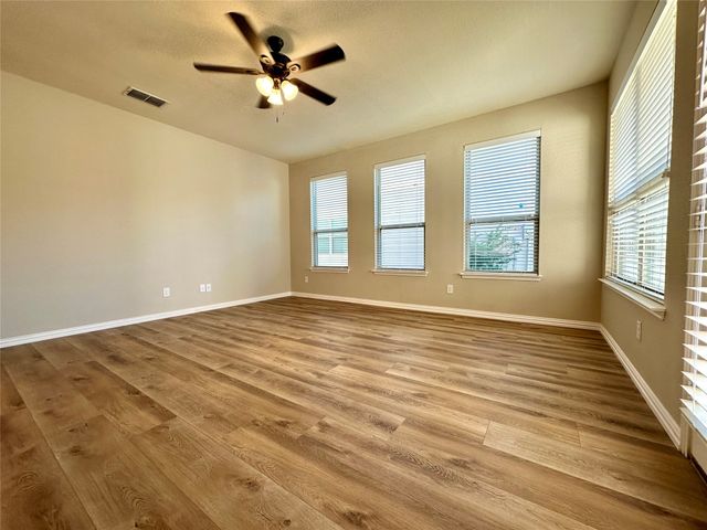 725 Hartsfield, Aubrey, TX 76227