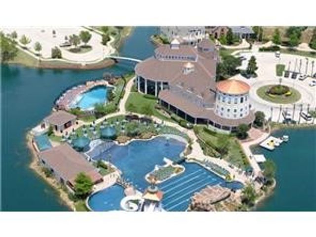 725 Hartsfield, Aubrey, TX 76227