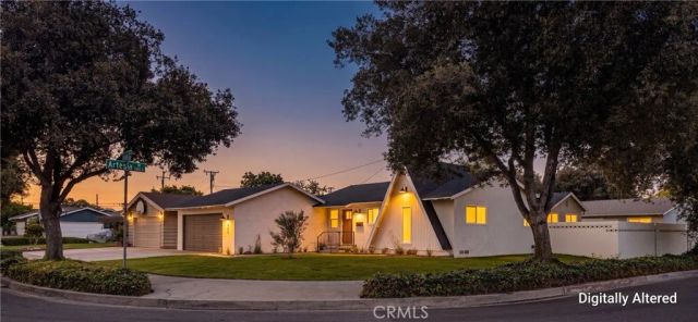 1922 W Flora Street, Santa Ana, CA 92704