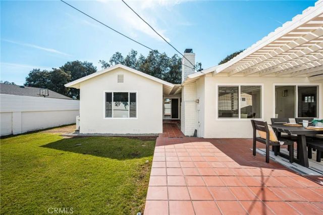 1922 W Flora Street, Santa Ana, CA 92704
