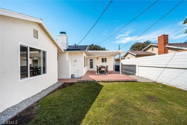 1922 W Flora Street, Santa Ana, CA 92704