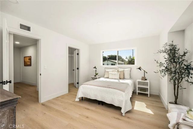 1922 W Flora Street, Santa Ana, CA 92704