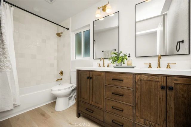 1922 W Flora Street, Santa Ana, CA 92704