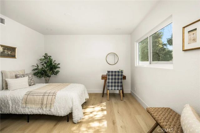 1922 W Flora Street, Santa Ana, CA 92704