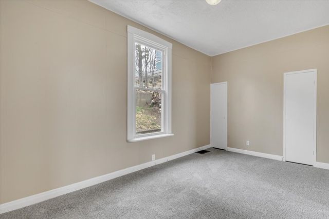 617 Warren Street, Davenport, IA 52802