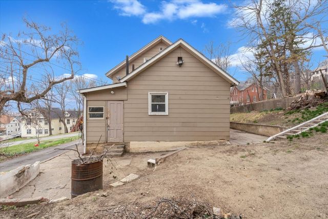 617 Warren Street, Davenport, IA 52802