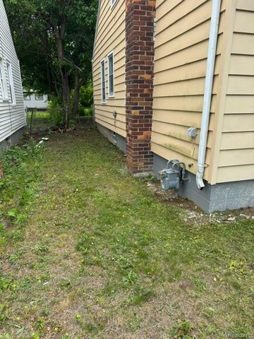 19260 Bloom Street, Detroit, MI 48234