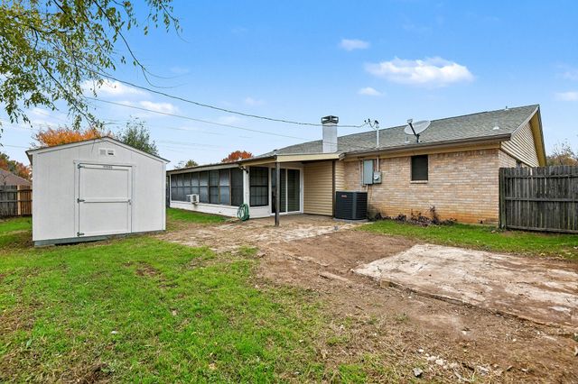 5900 Nanci Drive, Watauga, TX 76148