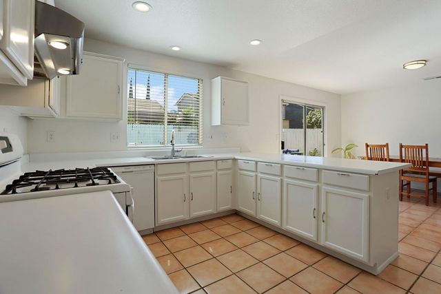 784 Bogetti Ln, Tracy, CA 95376