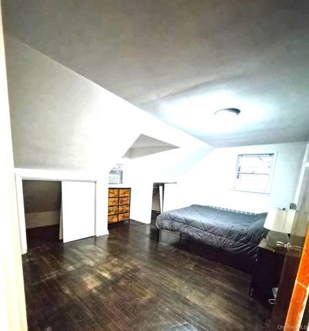 182 Covert Avenue 2FL, Floral Park, NY 11001