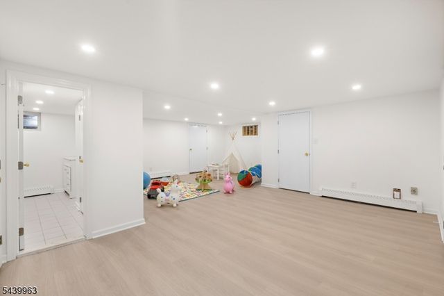 225 Walnut St, Livingston Twp., NJ 07039